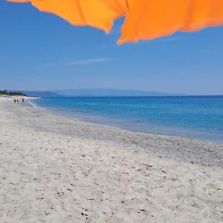 L'Isola Dei Vacanzieri Сант'Андреа Апостоло дело Йонио Екстериор снимка
